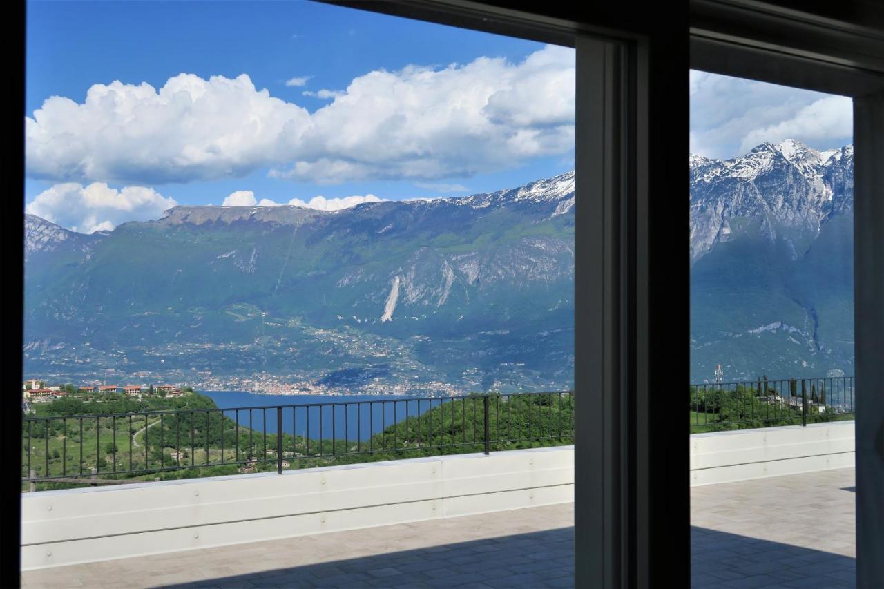 Oasi Da Vinci Aparthotel Tignale Exteriör bild