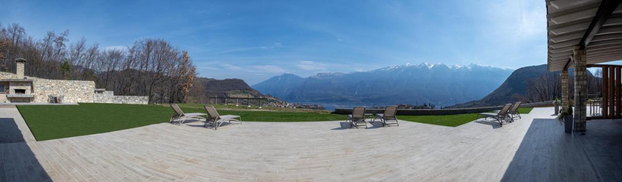 Oasi Da Vinci Aparthotel Tignale Exteriör bild