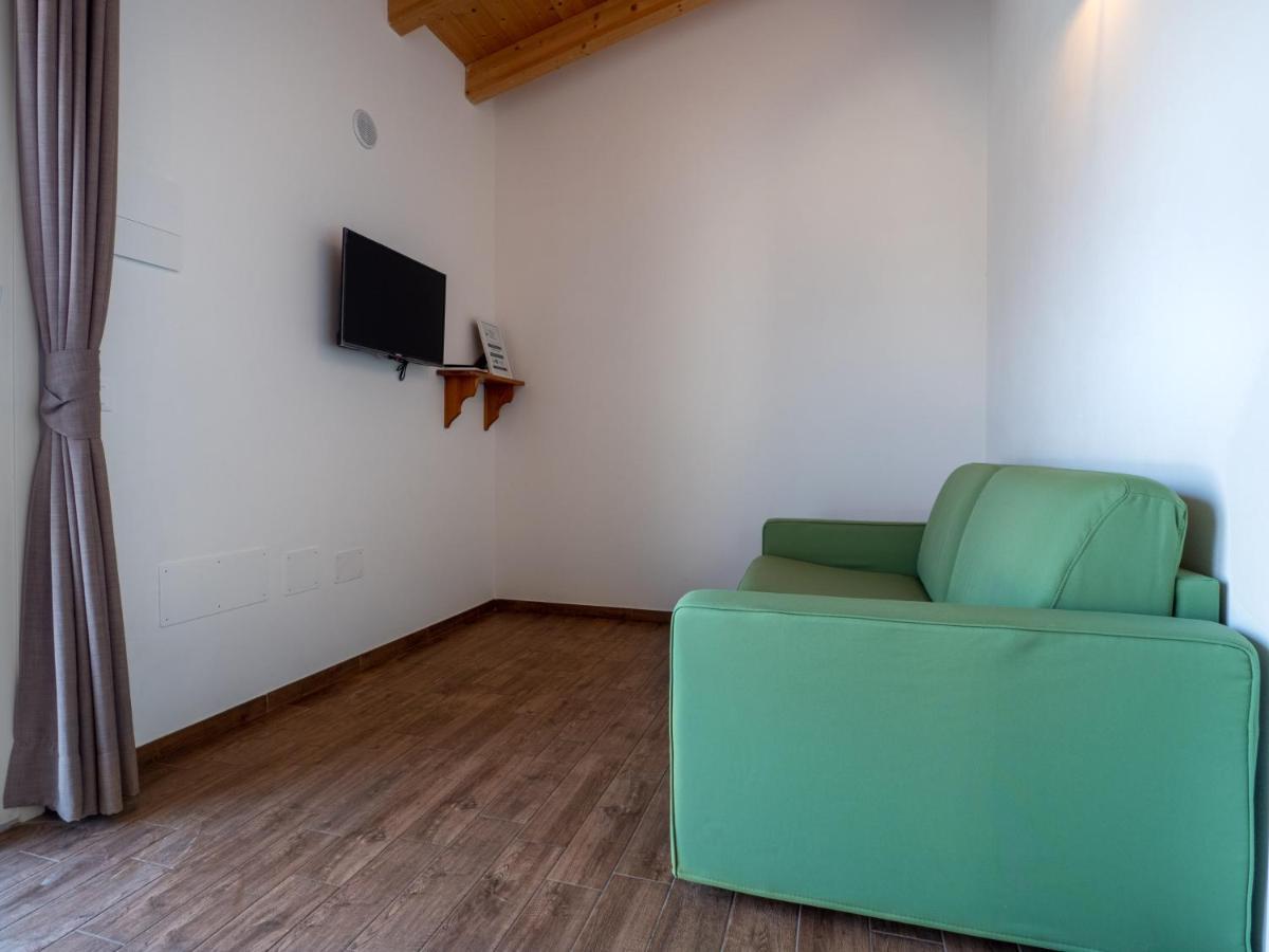 Oasi Da Vinci Aparthotel Tignale Exteriör bild