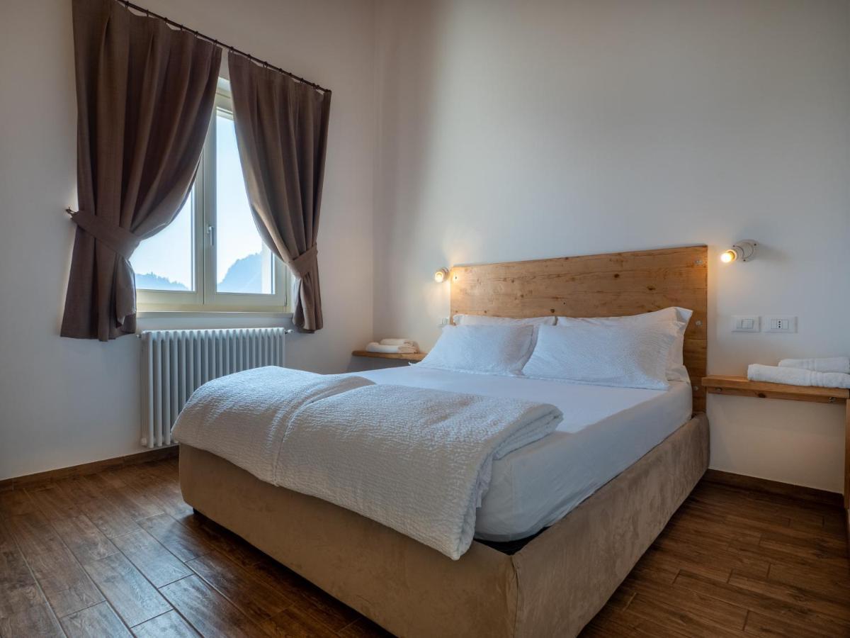 Oasi Da Vinci Aparthotel Tignale Exteriör bild
