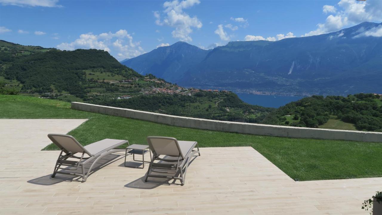 Oasi Da Vinci Aparthotel Tignale Exteriör bild