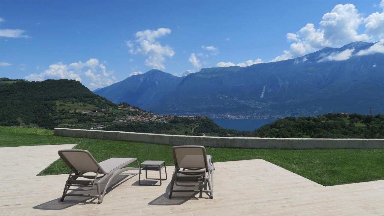 Oasi Da Vinci Aparthotel Tignale Exteriör bild