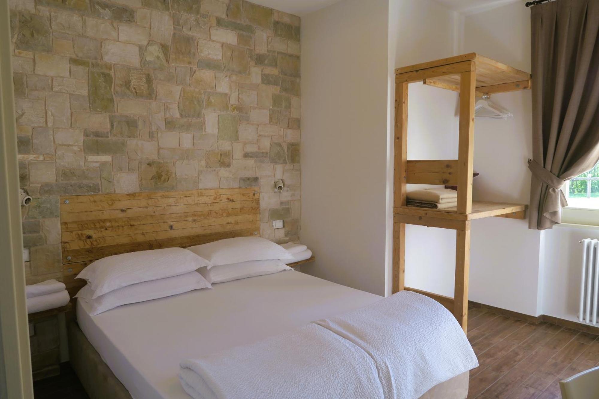 Oasi Da Vinci Aparthotel Tignale Exteriör bild