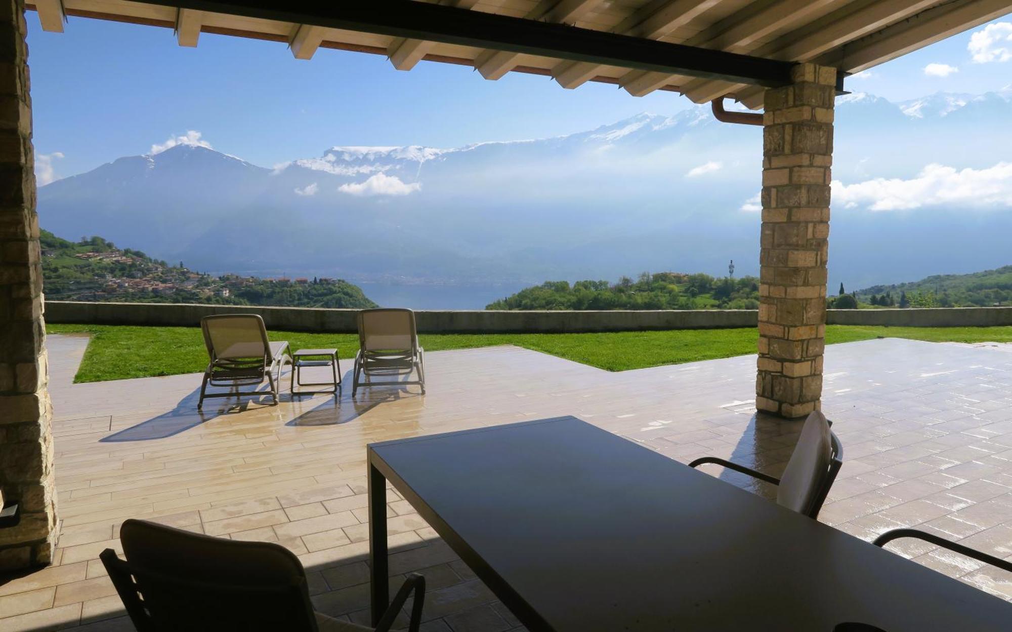Oasi Da Vinci Aparthotel Tignale Exteriör bild