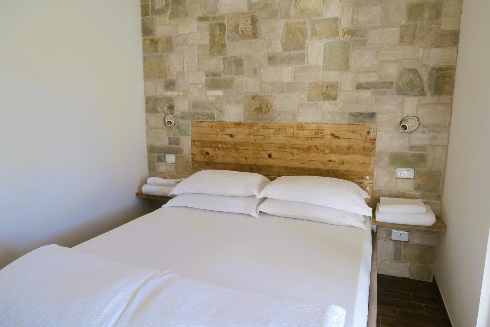 Oasi Da Vinci Aparthotel Tignale Exteriör bild